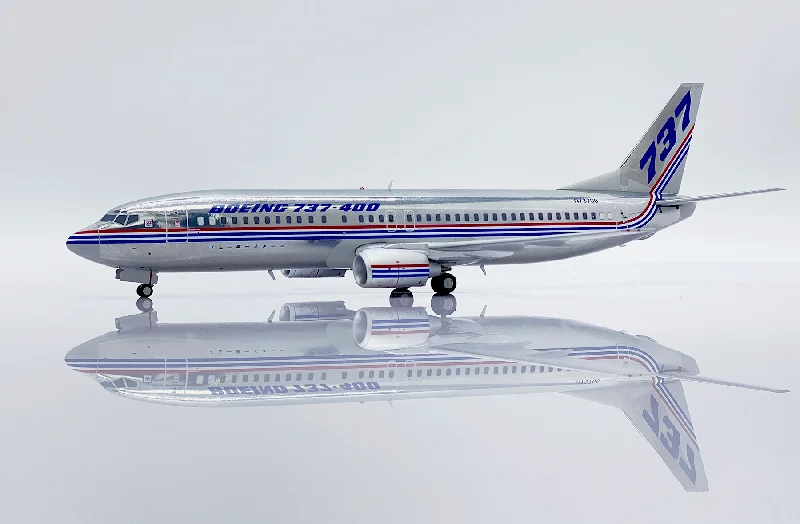 1/200 Boeing House Color 737-400 "Polished" Reg: N73700 with Stand